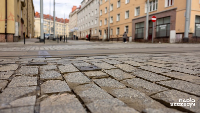 Fot. Robert Stachnik [Radio Szczecin] Problemy z nawierzchnią przy Dworcu Niebuszewo - wykonawca przygotuje plan naprawczy [ZDJĘCIA]
