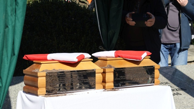 Fot. Przemysław Polanin [Radio Szczecin] Pogrzeb po 80 latach. Szczątki polskich żołnierzy spoczęły na cmentarzu w Kołobrzegu
 [WIDEO, ZDJĘCIA]