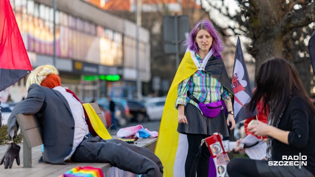 Fot. Robert Stachnik [Radio Szczecin] Manifestacja kobiet w ich święto [WIDEO, ZDJĘCIA]