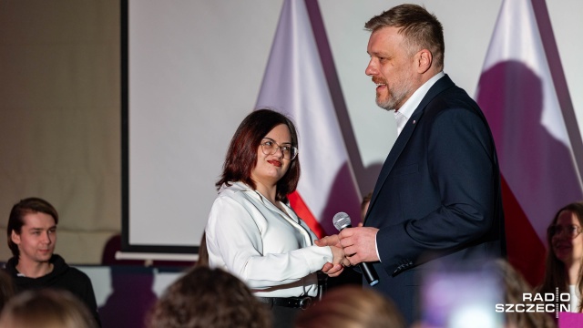 Adrian Zandberg Fot. Robert Stachnik [Radio Szczecin] Echa kampanii: Zandberg za uzawodowieniem radnych [ZDJĘCIA]