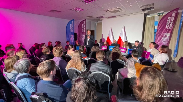Adrian Zandberg Fot. Robert Stachnik [Radio Szczecin] Echa kampanii: Zandberg za uzawodowieniem radnych [ZDJĘCIA]