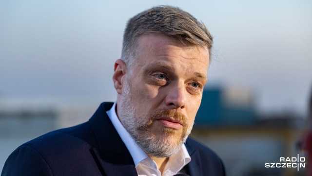 Adrian Zandberg Fot. Robert Stachnik [Radio Szczecin] Echa kampanii: Zandberg za uzawodowieniem radnych [ZDJĘCIA]