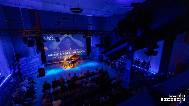 Fot. Robert Stachnik [Radio Szczecin] "Muzyka pod księżycem" Krzysztofa Baranowskiego w Radiu Szczecin [ZDJĘCIA]