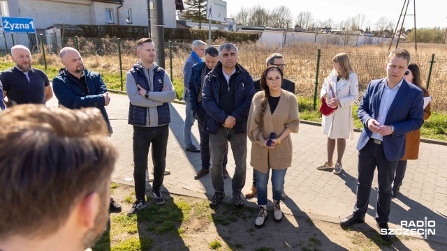 Fot. Robert Stachnik [Radio Szczecin] Spór o teren rekreacyjny i rów na Krzekowie [ZDJĘCIA]