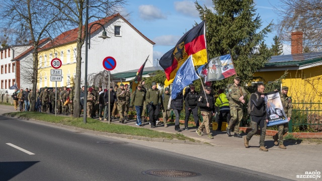 Fot. Kamila Kozioł [Radio Szczecin] Polscy i niemieccy weterani we wspólnym marszu. "Wszelkie mury trzeba zasypywać" [WIDEO, ZDJĘCIA]