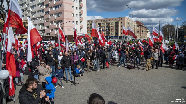 Fot. Kamila Kozioł [Radio Szczecin] "Tak dla edukacji, nie dla deprawacji". Protest w Szczecinie [ZDJĘCIA]
