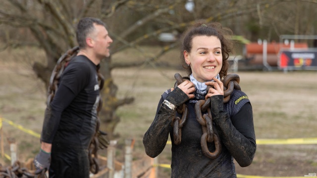 Fot. Robert Stachnik [Radio Szczecin] Pod oponami, przez śliską ściankę i bagno. Runmageddon znów w Szczecinie [WIDEO, ZDJĘCIA]