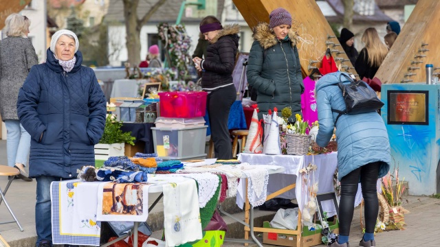 Jarmark na Pogodnie. Fot. Robert Stachnik [Radio Szczecin] Zające, kurki, wianki - na Pogodnie już świątecznie [WIDEO, ZDJĘCIA]