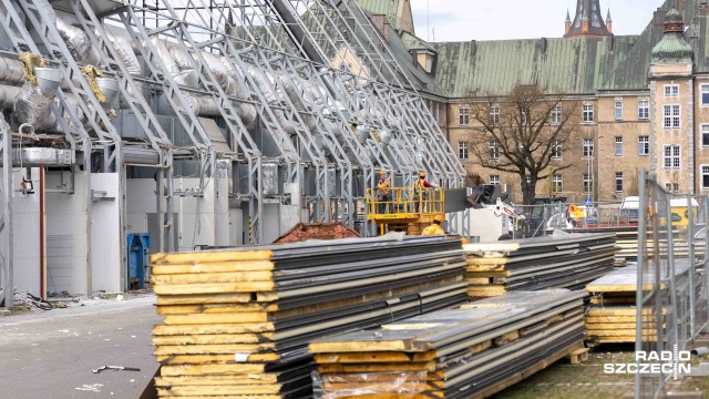 Fot. Robert Stachnik [Radio Szczecin] Hala opery znika w oczach. Wiemy, gdzie trafi namiot [WIDEO, ZDJĘCIA]