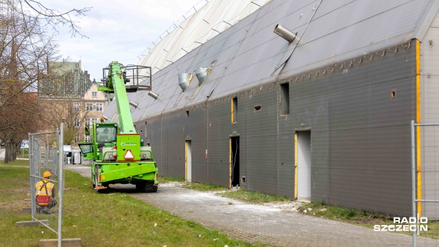 Fot. Robert Stachnik [Radio Szczecin] Hala opery znika w oczach. Wiemy, gdzie trafi namiot [WIDEO, ZDJĘCIA]