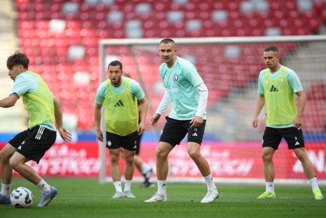 Fot. PAP/Leszek Szymański Legia po treningu na Narodowym. Niespełna doba do finału z Pogonią [ZDJĘCIA]