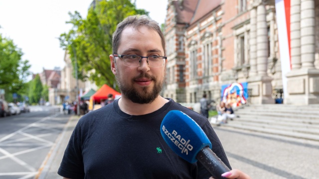 Fot. Robert Stachnik [Radio Szczecin] Za dar krwi otrzymali biało-czerwone flagi. Szczecin świętuje [WIDEO, ZDJĘCIA]