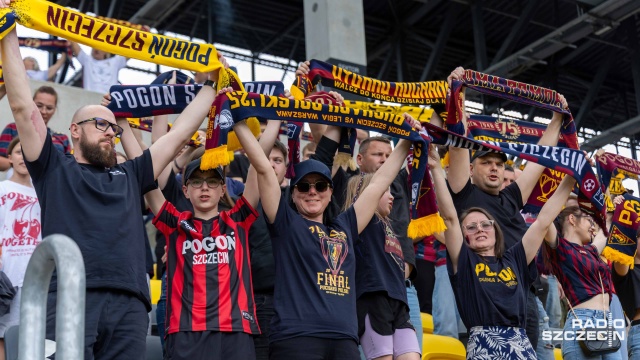 Fot. Robert Stachnik [Radio Szczecin] "Ja sobie popłaczę, a kibice, którzy są od tylu lat z Pogonią, oby doczekali..." [WIDEO, ZDJĘCIA]