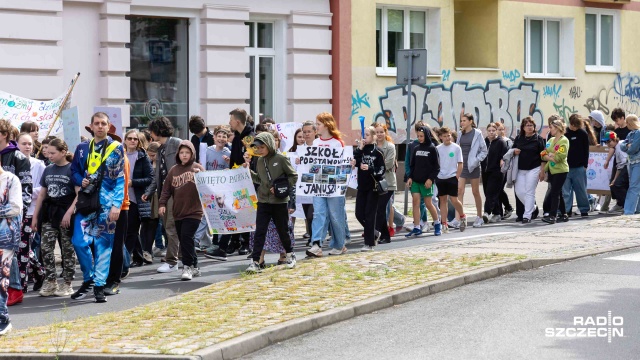 Fot. Robert Stachnik [Radio Szczecin] Dziecięcy Orszak Króla Maciusia na ulicach miasta [WIDEO, ZDJĘCIA]