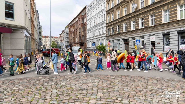 Fot. Robert Stachnik [Radio Szczecin] Dziecięcy Orszak Króla Maciusia na ulicach miasta [WIDEO, ZDJĘCIA]