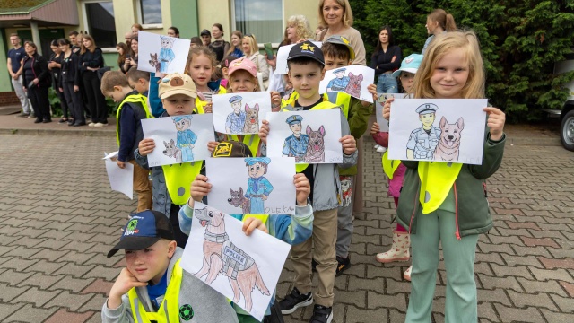 Fot. Robert Stachnik [Radio Szczecin] "Niejeden bandzior będzie pamiętał jego zęby". Czworonożni policjanci na emeryturze [WIDEO, ZDJĘCIA]