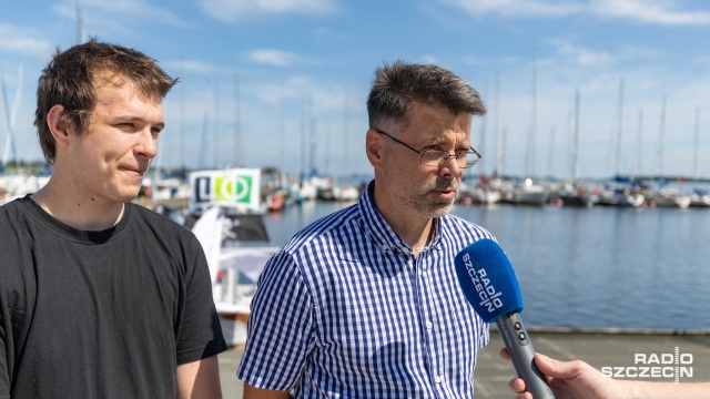 Fot. Robert Stachnik [Radio Szczecin] Dorsz zwodowany na Dąbiu. To łódka zbudowana przez uczniów XVI LO [WIDEO, ZDJĘCIA]