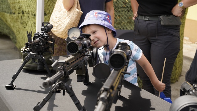 Fot. Maciej Papke [Radio Szczecin] Roboty, sprzęt wojskowy, rakiety... Piknik w Świnoujściu [WIDEO, ZDJĘCIA]