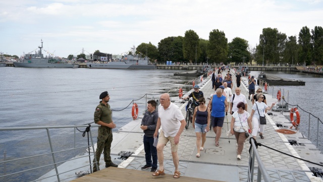 Fot. Maciej Papke [Radio Szczecin] Roboty, sprzęt wojskowy, rakiety... Piknik w Świnoujściu [WIDEO, ZDJĘCIA]