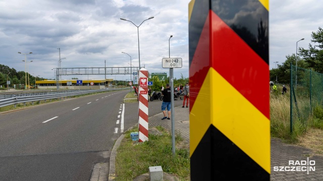 Fot. Robert Stachnik [Radio Szczecin] Patrol obywatelski zablokował przejście graniczne w Lubieszynie [WIDEO, ZDJĘCIA]