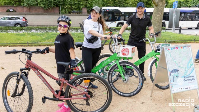 Fot. Robert Stachnik [Radio Szczecin] Szczecinianie pojechali rozwiązywać zagadki na... rowerach [WIDEO, ZDJĘCIA]