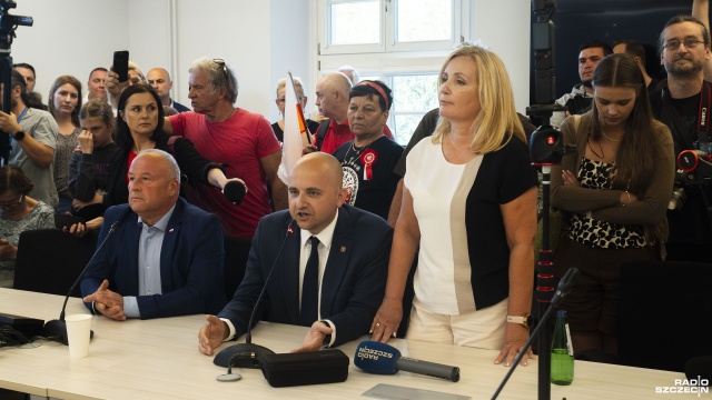 Fot. Wojciech Ochrymiuk [Radio Szczecin] Byli mieszkańcy, działacze i radni. Komisja ds. bezpieczeństwa odwołana, bo nie było komendantów służb [WIDEO, ZDJĘCIA]
