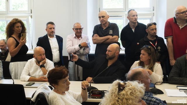 Fot. Wojciech Ochrymiuk [Radio Szczecin] Byli mieszkańcy, działacze i radni. Komisja ds. bezpieczeństwa odwołana, bo nie było komendantów służb [WIDEO, ZDJĘCIA]