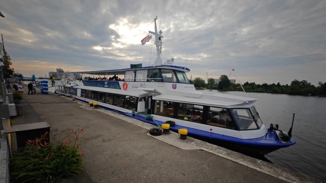 Fot. Starostwo Powiatowe w Policach Duże zainteresowanie rejsami tramwaju wodnego [ZDJĘCIA]