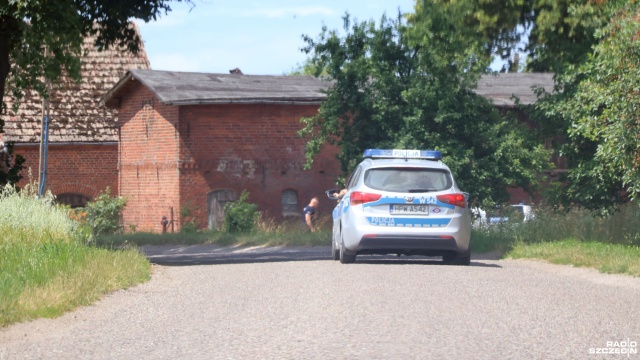 Fot. Przemysław Polanin [Radio Szczecin] Policyjna obława na kierowcę, który uciekł do lasu [ZDJĘCIA]