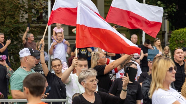 Fot. Robert Stachnik [Radio Szczecin] W rocznicę Powstania Warszawskiego: zaduma, pamięć, syreny... [WIDEO, ZDJĘCIA]