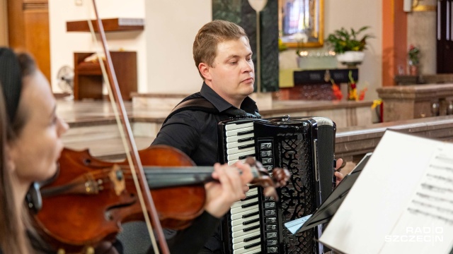 Oleg Wolański – akordeonista Tria Con Fuoco. Fot. Robert Stachnik [Radio Szczecin] Artyści z Polski, Niemiec i Ukrainy w hołdzie Bachowi [WIDEO, ZDJĘCIA]