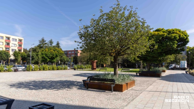 Fot. Robert Stachnik [Radio Szczecin] Postępują prace przy przebudowie pl. Wolności w Nowogardzie [ZDJĘCIA]