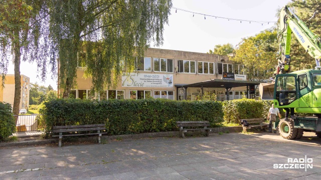 Fot. Robert Stachnik [Radio Szczecin] Postępują prace przy przebudowie pl. Wolności w Nowogardzie [ZDJĘCIA]