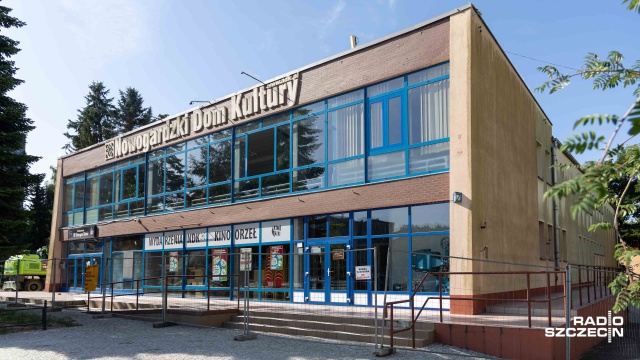 Fot. Robert Stachnik [Radio Szczecin] Postępują prace przy przebudowie pl. Wolności w Nowogardzie [ZDJĘCIA]