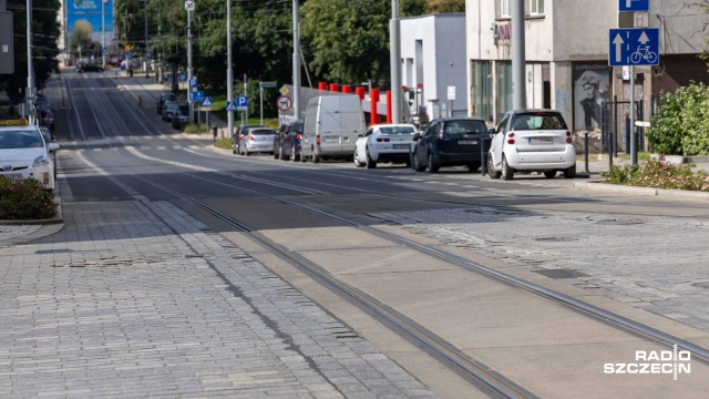 Fot. Robert Stachnik [Radio Szczecin] Naprawa na Niebuszewie musi poczekać. Mieszkańcy poirytowani [WIDEO, ZDJĘCIA]