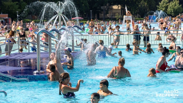 Fot. Robert Stachnik [Radio Szczecin] Woda na Arkonce jest już czysta. "Super zabawa, super słońce i super ciepła woda" [ZDJĘCIA]