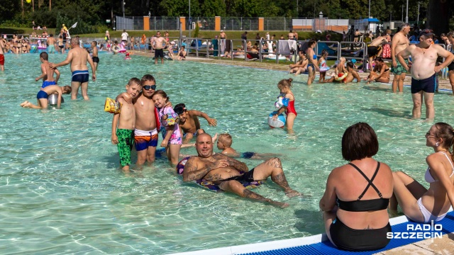 Fot. Robert Stachnik [Radio Szczecin] Woda na Arkonce jest już czysta. "Super zabawa, super słońce i super ciepła woda" [ZDJĘCIA]