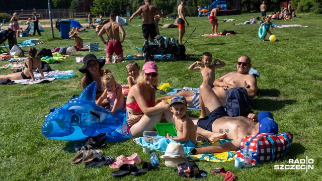 Fot. Robert Stachnik [Radio Szczecin] Woda na Arkonce jest już czysta. "Super zabawa, super słońce i super ciepła woda" [ZDJĘCIA]