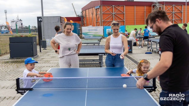 Fot. Robert Stachnik [Radio Szczecin] Sportowe aktywności przyciągnęły wielu najmłodszych [ZDJĘCIA]