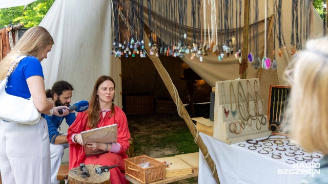 Fot. Robert Stachnik [Radio Szczecin] Biżuteria z brązu, naczynia z gliny i wiele więcej... Templariada zaprasza [ZDJĘCIA]