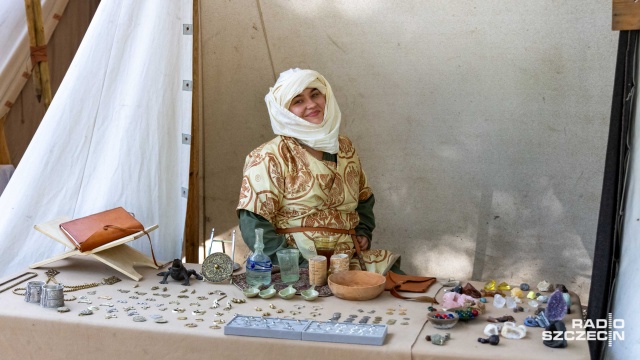 Fot. Robert Stachnik [Radio Szczecin] Biżuteria z brązu, naczynia z gliny i wiele więcej... Templariada zaprasza [ZDJĘCIA]