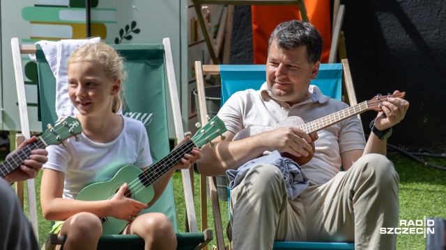 Fot. Robert Stachnik [Radio Szczecin] Lekkość i hawajski ogień. Ukulele opanowały Ogrody Śródmieście [ZDJĘCIA]