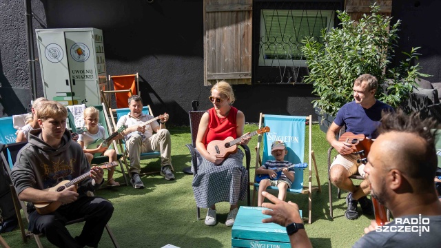 Fot. Robert Stachnik [Radio Szczecin] Lekkość i hawajski ogień. Ukulele opanowały Ogrody Śródmieście [ZDJĘCIA]