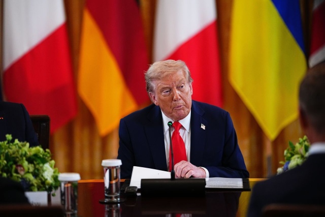 Fot. PAP/EPA/AARON SCHWARTZ / POOL Spotkanie w Białym Domu: Komentarze w "RSnW" [ZDJĘCIA]