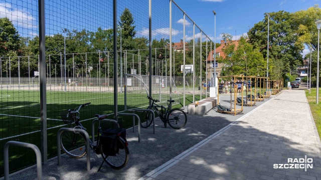 Fot. Robert Stachnik [Radio Szczecin] Nowa strefa sportu na Pogodnie. Skwer Romana Kużaka oficjalnie otwarty [WIDEO, ZDJĘCIA]