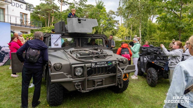 Fot. Robert Stachnik [Radio Szczecin] Byłych komandosów można spotkać w Dziwnowie [WIDEO, ZDJĘCIA]