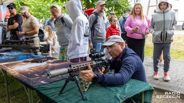 Fot. Robert Stachnik [Radio Szczecin] Byłych komandosów można spotkać w Dziwnowie [WIDEO, ZDJĘCIA]