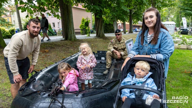 Fot. Robert Stachnik [Radio Szczecin] Byłych komandosów można spotkać w Dziwnowie [WIDEO, ZDJĘCIA]