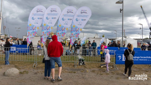Fot. Robert Stachnik [Radio Szczecin] Wszystko dla psów na rozszczekanych targach na Łasztowni [ZDJĘCIA]