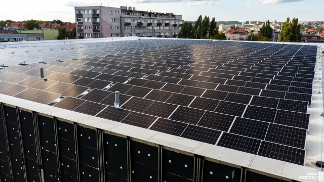Fot. Wojciech Ochrymiuk [Radio Szczecin] Szczeciński Dom Sportu i wspomaganie fotowoltaiką [ZDJĘCIA]